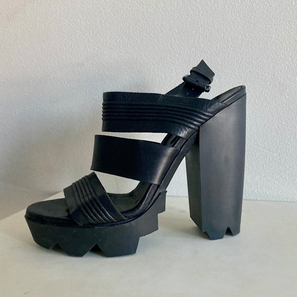 Vic Matie Designer High Heel Pumps size 40 9.5